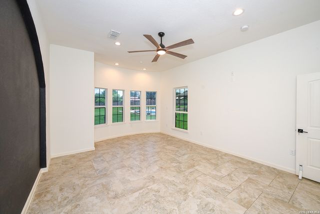 7606 Triple Leaf, China Grove, TX 78263