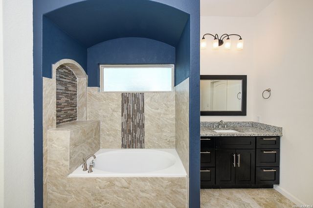 7606 Triple Leaf, China Grove, TX 78263