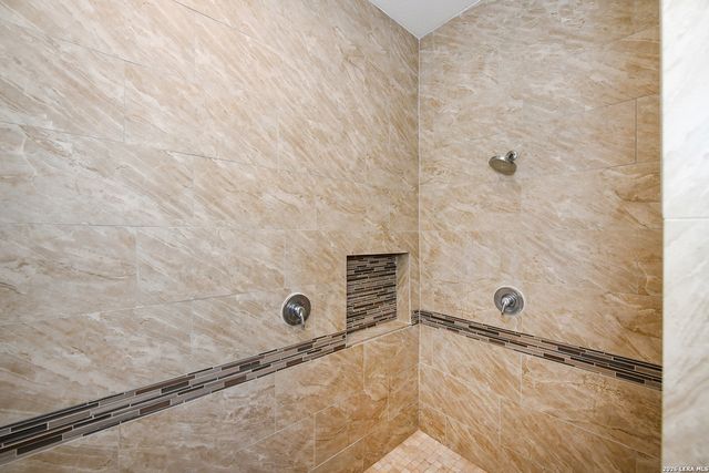 7606 Triple Leaf, China Grove, TX 78263