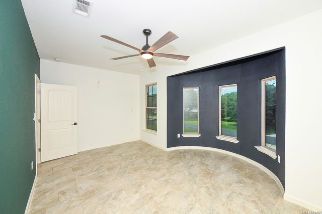 7606 Triple Leaf, China Grove, TX 78263