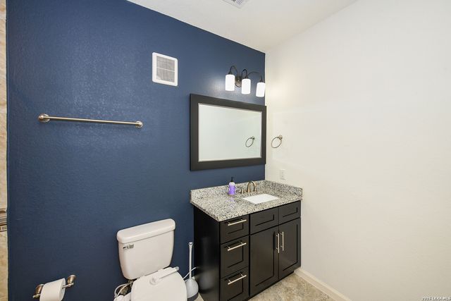 7606 Triple Leaf, China Grove, TX 78263