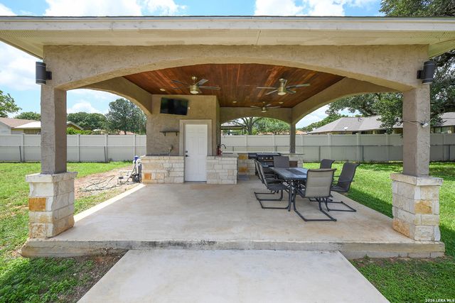 7606 Triple Leaf, China Grove, TX 78263