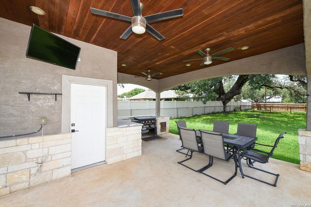 7606 Triple Leaf, China Grove, TX 78263