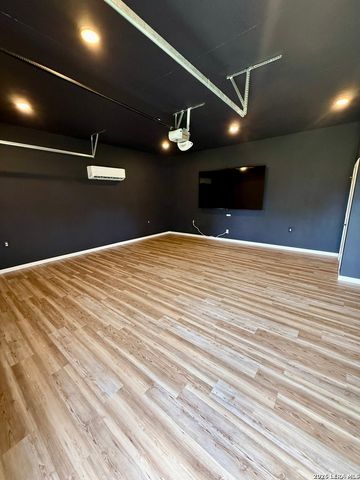 7606 Triple Leaf, China Grove, TX 78263