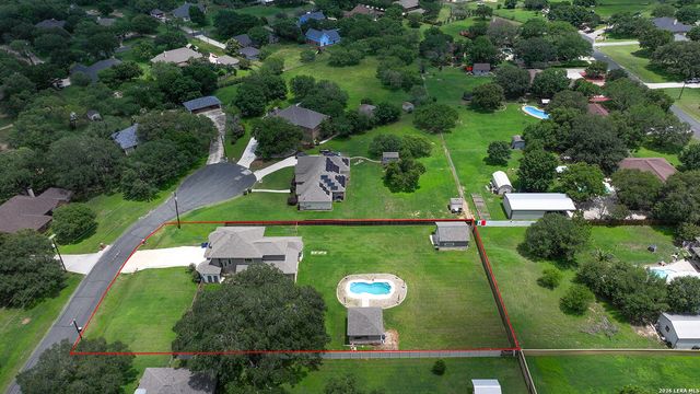 7606 Triple Leaf, China Grove, TX 78263