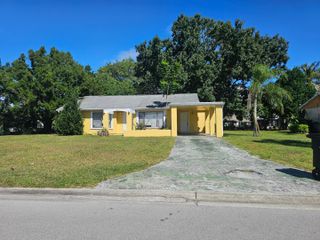 1917 SE BURGUNDY Lane, Port St. Lucie, Port St Lucie, FL 34952