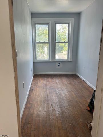 491 Norwood St, East Orange City, NJ 07018