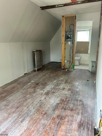 491 Norwood St, East Orange City, NJ 07018