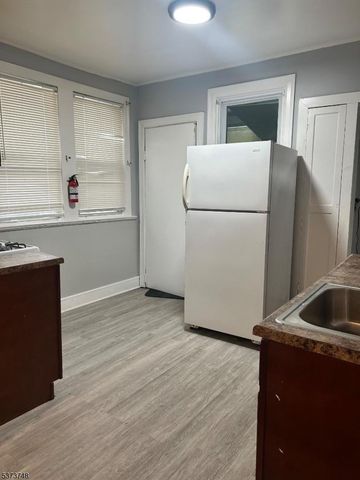 491 Norwood St, East Orange City, NJ 07018