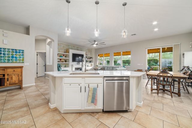 3017 W Desert Glory Drive, Tucson, AZ 85745