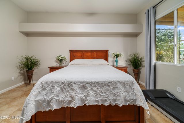 3017 W Desert Glory Drive, Tucson, AZ 85745