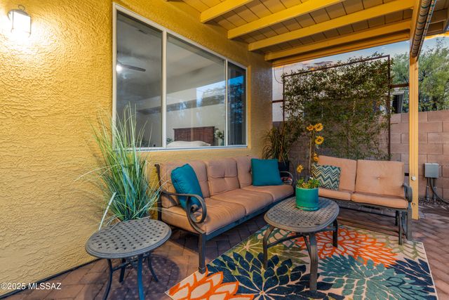 3017 W Desert Glory Drive, Tucson, AZ 85745