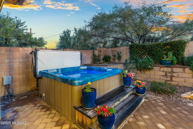 3017 W Desert Glory Drive, Tucson, AZ 85745