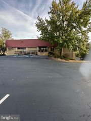 137 MONTGOMERY AVE #207, Boyertown, PA 19512