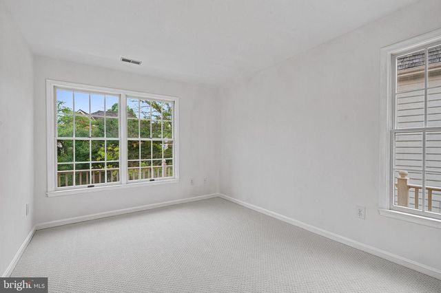 3009 WINDY KNOLL CT, Rockville, MD 20850