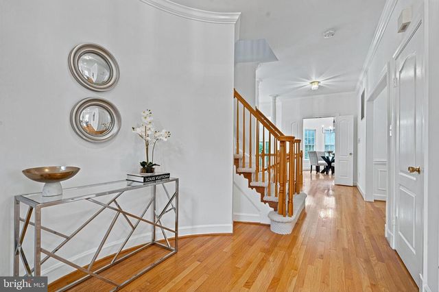 3009 WINDY KNOLL CT, Rockville, MD 20850