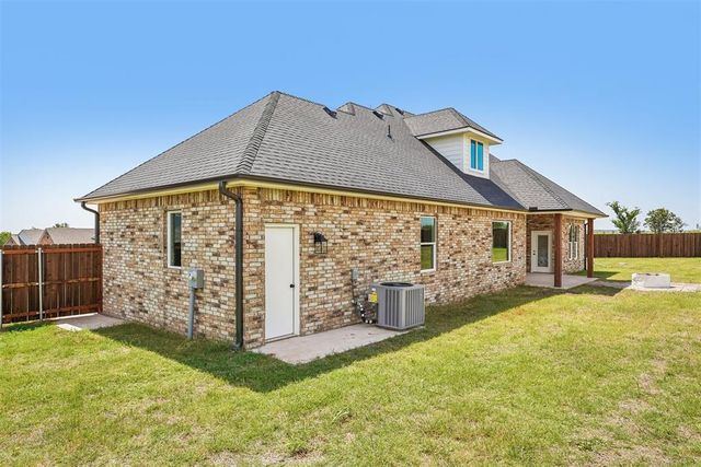 4315 Whitetail Drive, Guthrie, OK 73044
