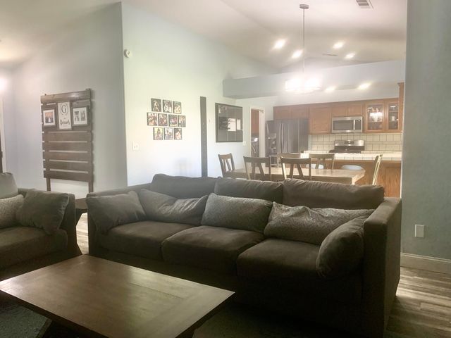 2634 W Modoc Court, Visalia, CA 93291