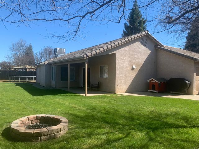 2634 W Modoc Court, Visalia, CA 93291