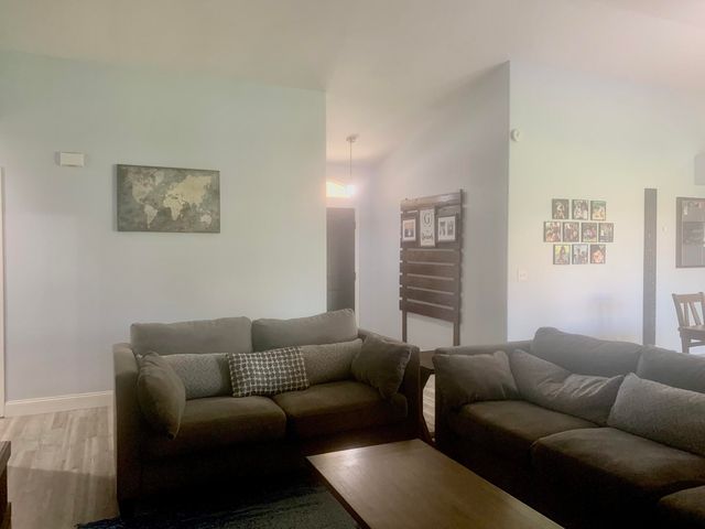 2634 W Modoc Court, Visalia, CA 93291