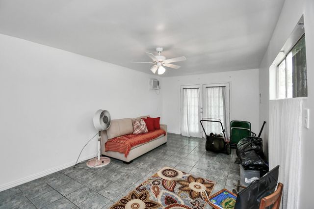 530 Westshire Drive, Houston, TX 77013