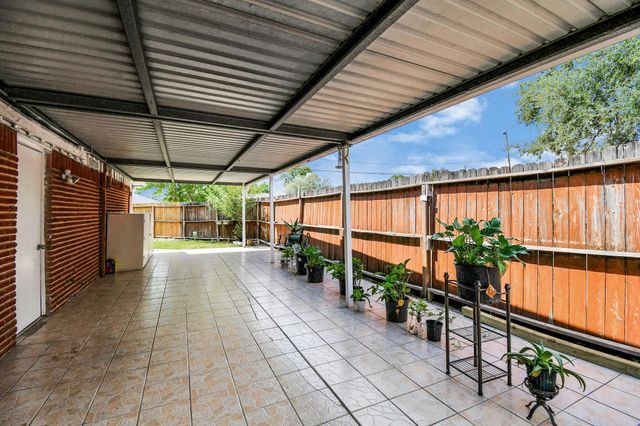 530 Westshire Drive, Houston, TX 77013