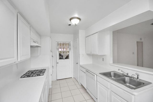 530 Westshire Drive, Houston, TX 77013