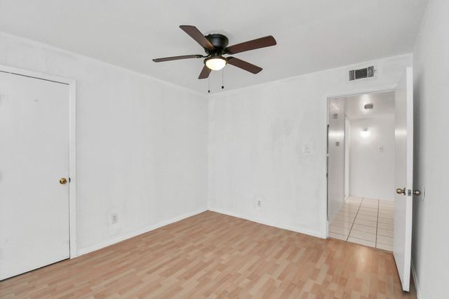 530 Westshire Drive, Houston, TX 77013