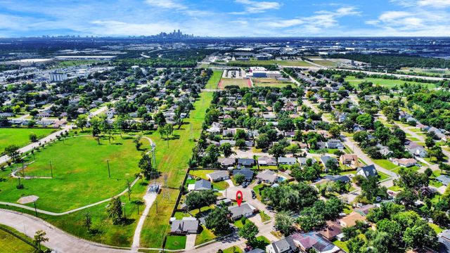 530 Westshire Drive, Houston, TX 77013