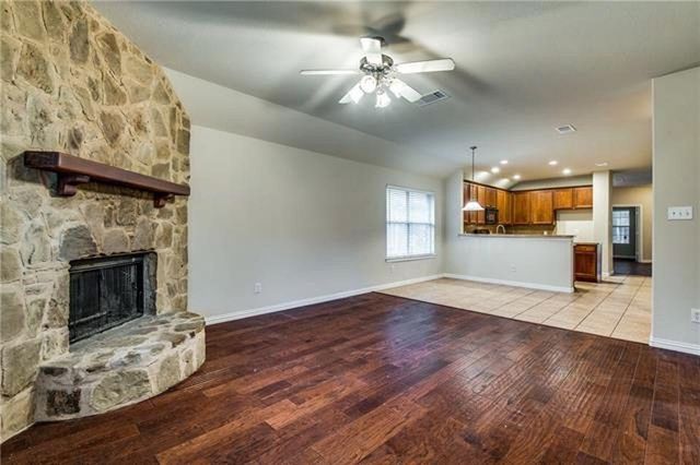811 Creekside Drive, Little Elm, TX 75068