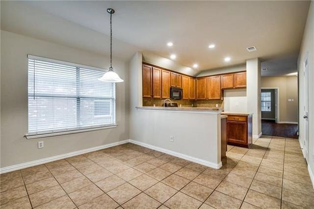 811 Creekside Drive, Little Elm, TX 75068