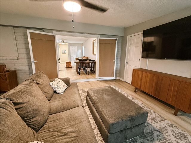 7413 LAKESHORE DRIVE, Tampa, FL 33604