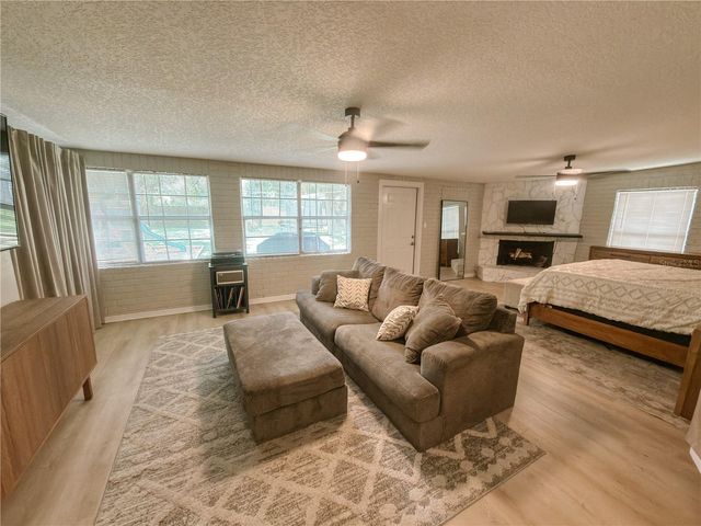 7413 LAKESHORE DRIVE, Tampa, FL 33604
