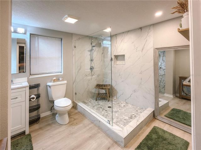 7413 LAKESHORE DRIVE, Tampa, FL 33604