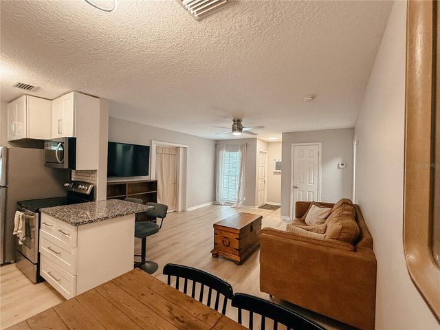 7413 LAKESHORE DRIVE, Tampa, FL 33604