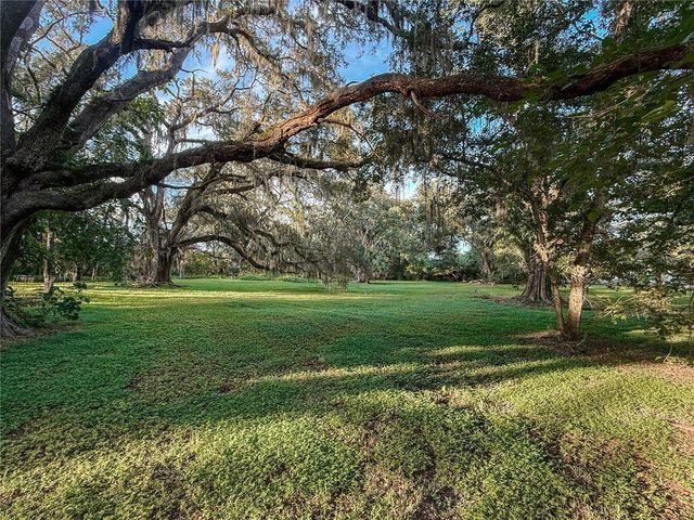 7413 LAKESHORE DRIVE, Tampa, FL 33604