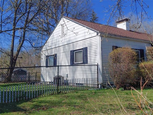 200 Ambergate Road, Dewitt, NY 13214