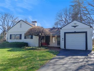 200 Ambergate Road, Dewitt, NY 13214