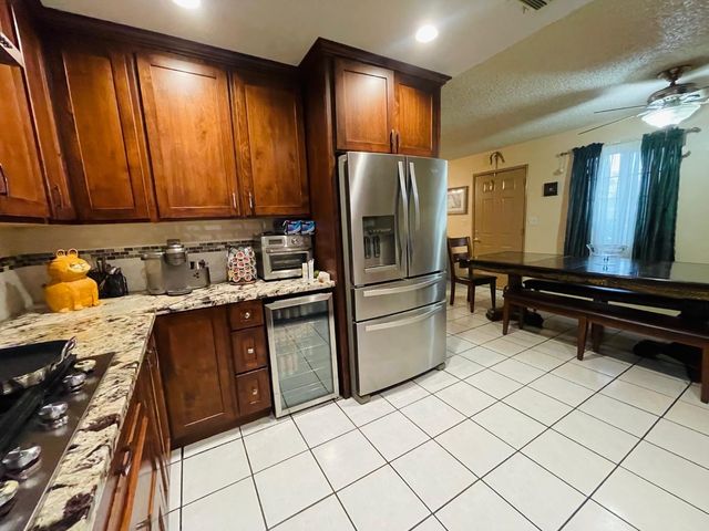 2909 W Freeland Street, Caruthers, CA 93609