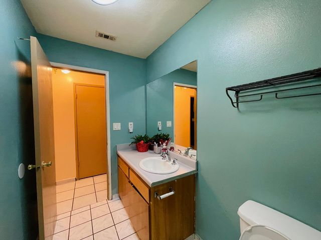 2909 W Freeland Street, Caruthers, CA 93609