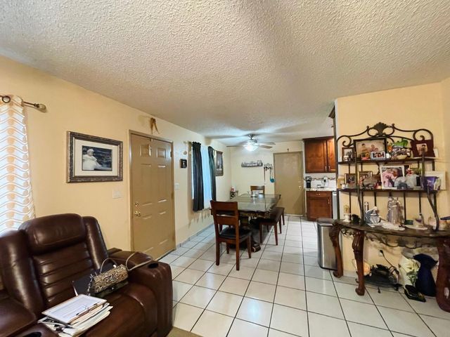 2909 W Freeland Street, Caruthers, CA 93609