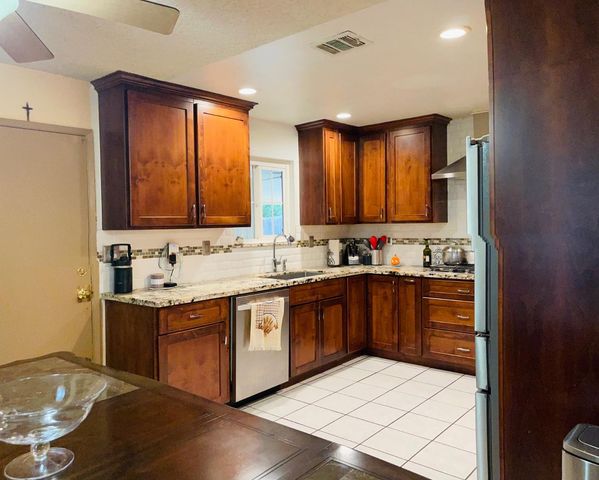 2909 W Freeland Street, Caruthers, CA 93609