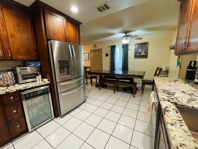 2909 W Freeland Street, Caruthers, CA 93609