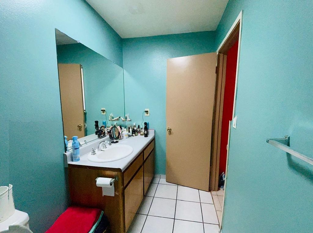 Image 21 of property listing at 2909 W Freeland Street, Caruthers, CA 93609