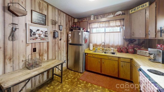 321 Doris Lisa View Drive, Hendersonville, NC 28792