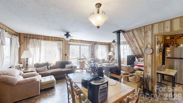 321 Doris Lisa View Drive, Hendersonville, NC 28792