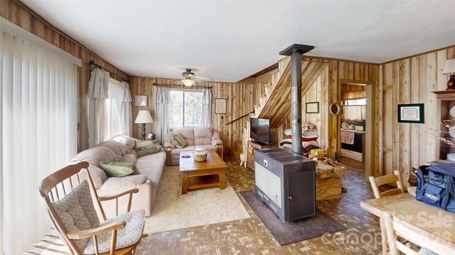 321 Doris Lisa View Drive, Hendersonville, NC 28792