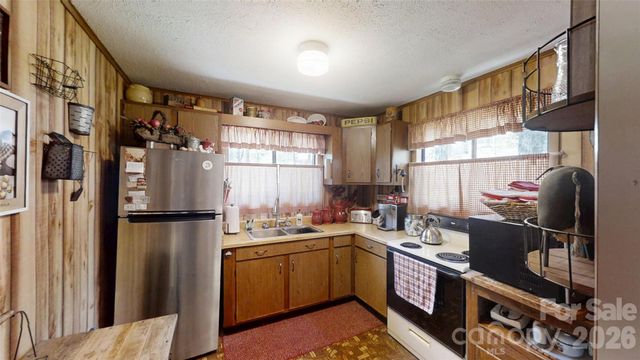 321 Doris Lisa View Drive, Hendersonville, NC 28792