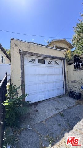 1065 N Gage Avenue, Los Angeles, CA 90063