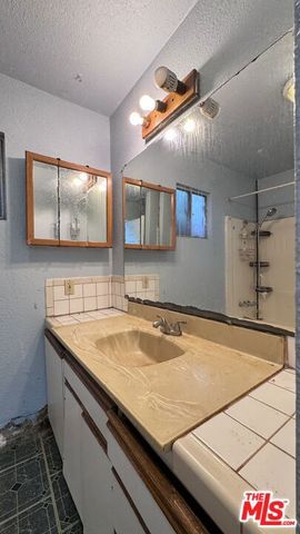 1065 N Gage Avenue, Los Angeles, CA 90063